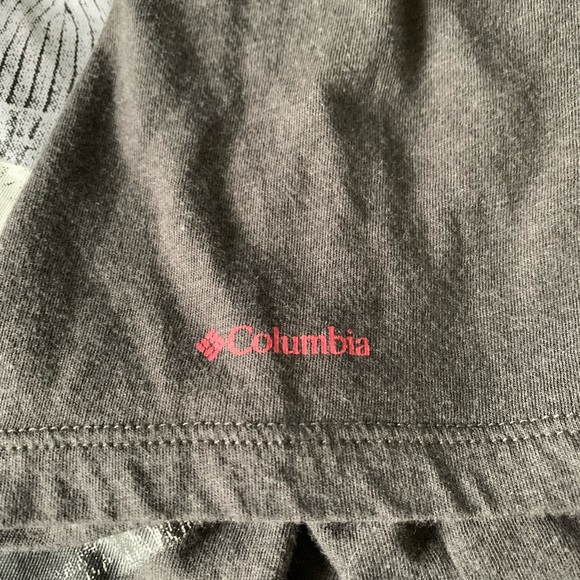 Women’s Columbia Gray Polar Bear Tee Shirt Medium - Picture 5 of 6